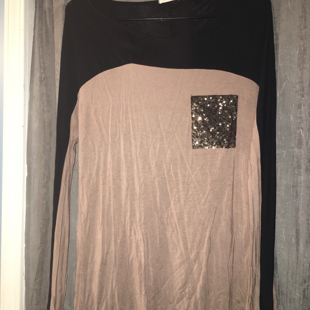 Long sleeved top